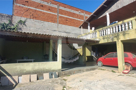 Chácara à venda com 3 quartos, sendo 1 suíte, no Centro, Nazaré Paulista, SP