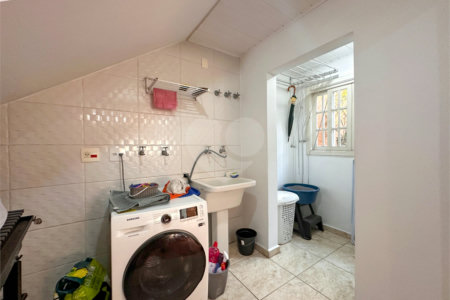 Casa à venda com 3 quartos, sendo 1 suíte,  no condomínio Barão do Triunfo, São Paulo - SP