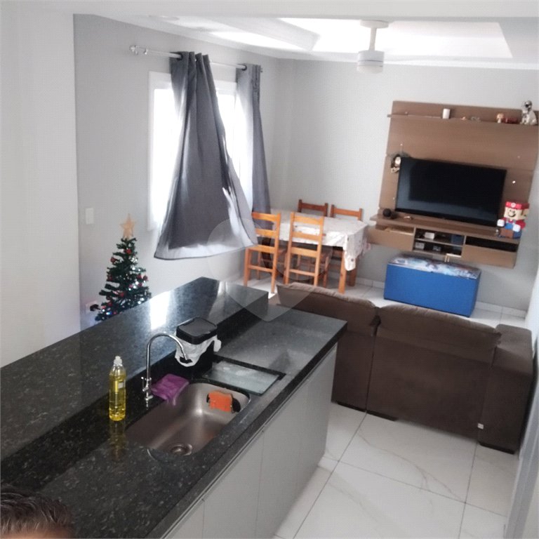 Apartamento à venda com 2 quartos em Maracanã, Praia Grande, SP