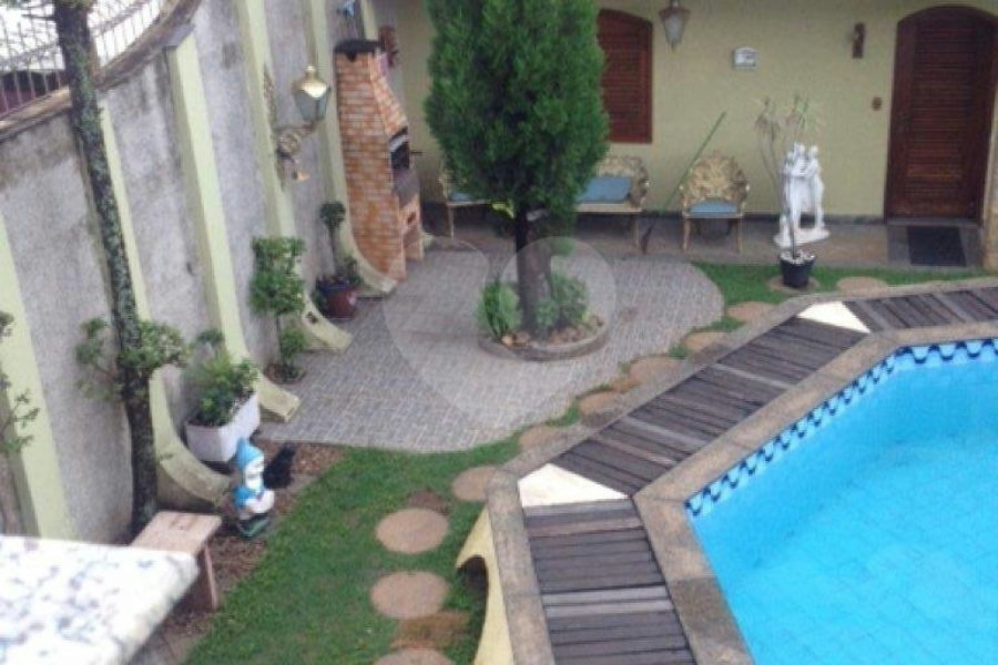 Casa à venda com 4 quartos, sendo 3 suítes, em Vila Paiva, São Paulo, SP