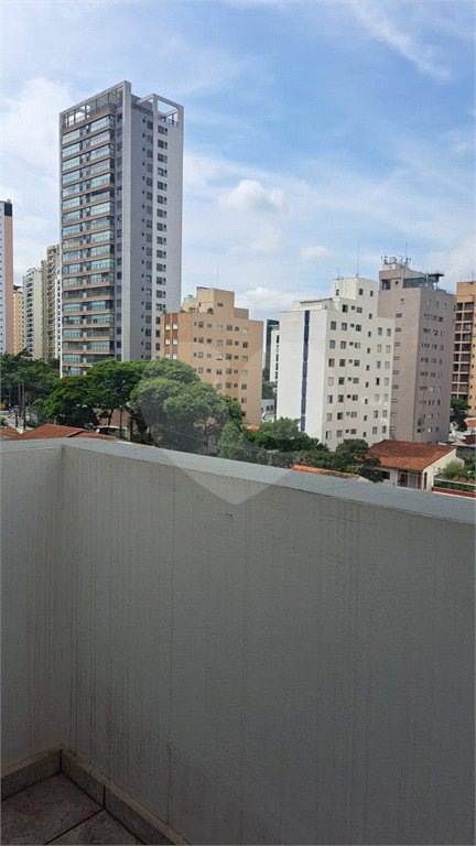 Apartamento à venda com 3 quartos, sendo 1 suíte,  em Vila Olímpia, São Paulo, SP