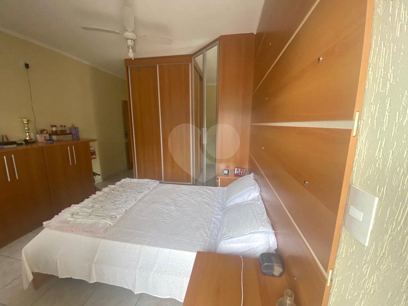 Sobrado à venda com 3 quartos, sendo 1 suíte, em Horto, São Paulo, SP