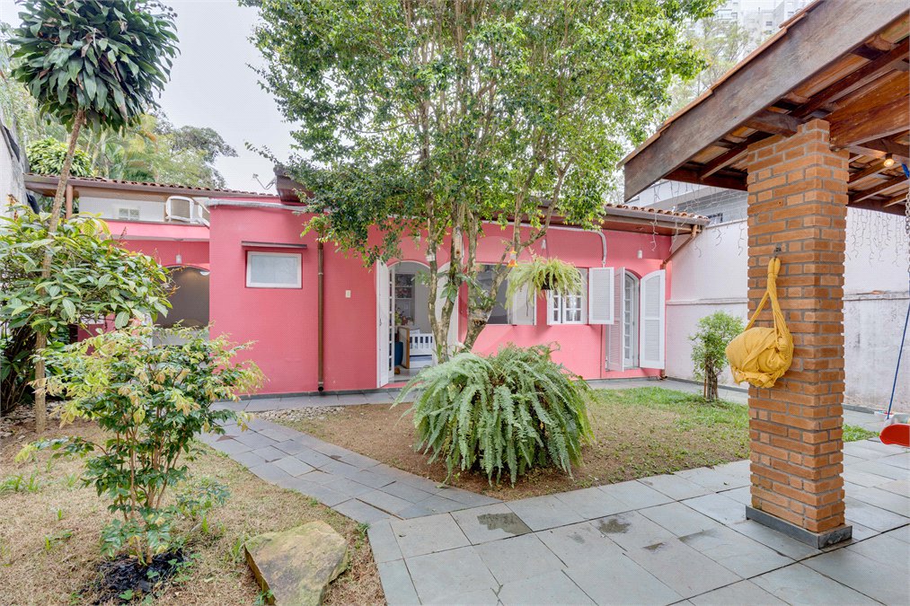 Casa à venda com 4 suítes em Jardim Marajoara, São Paulo, SP