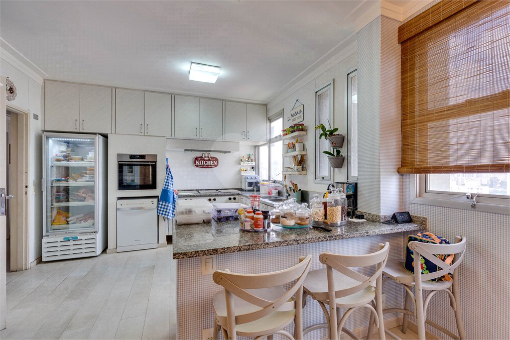 Apartamento à venda com 4 suítes em Jardim Marajoara, São Paulo, SP
