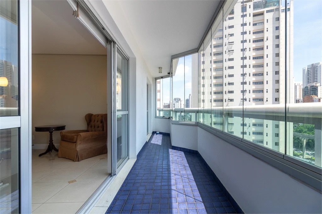 Apartamento à venda com 4 quartos, sendo 3 suítes, em Brooklin Paulista, São Paulo, SP