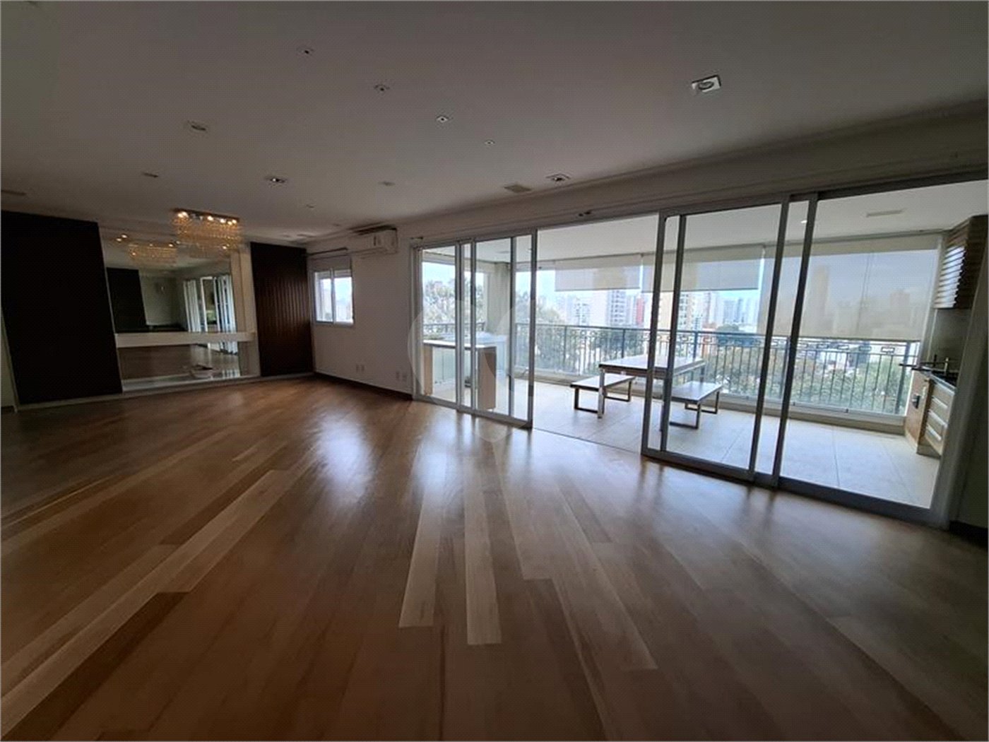 Apartamento para alugar com 3 suítes em Santana, São Paulo, SP
