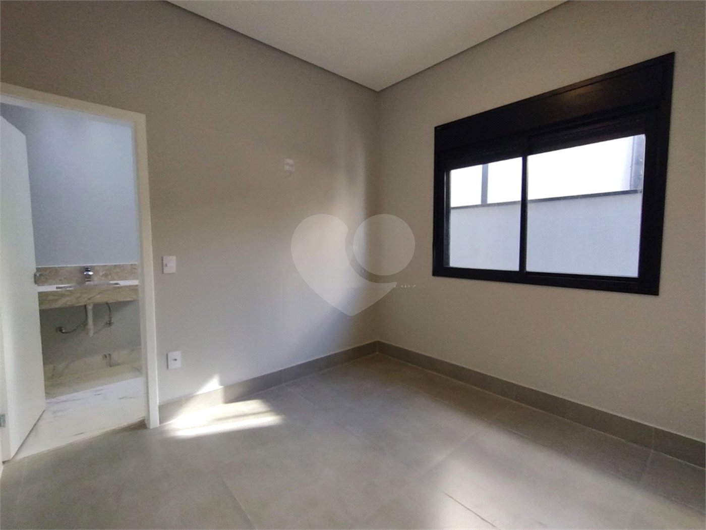 Casa à venda com 3 suítes no condomínio Vita Verdi, Valinhos - SP