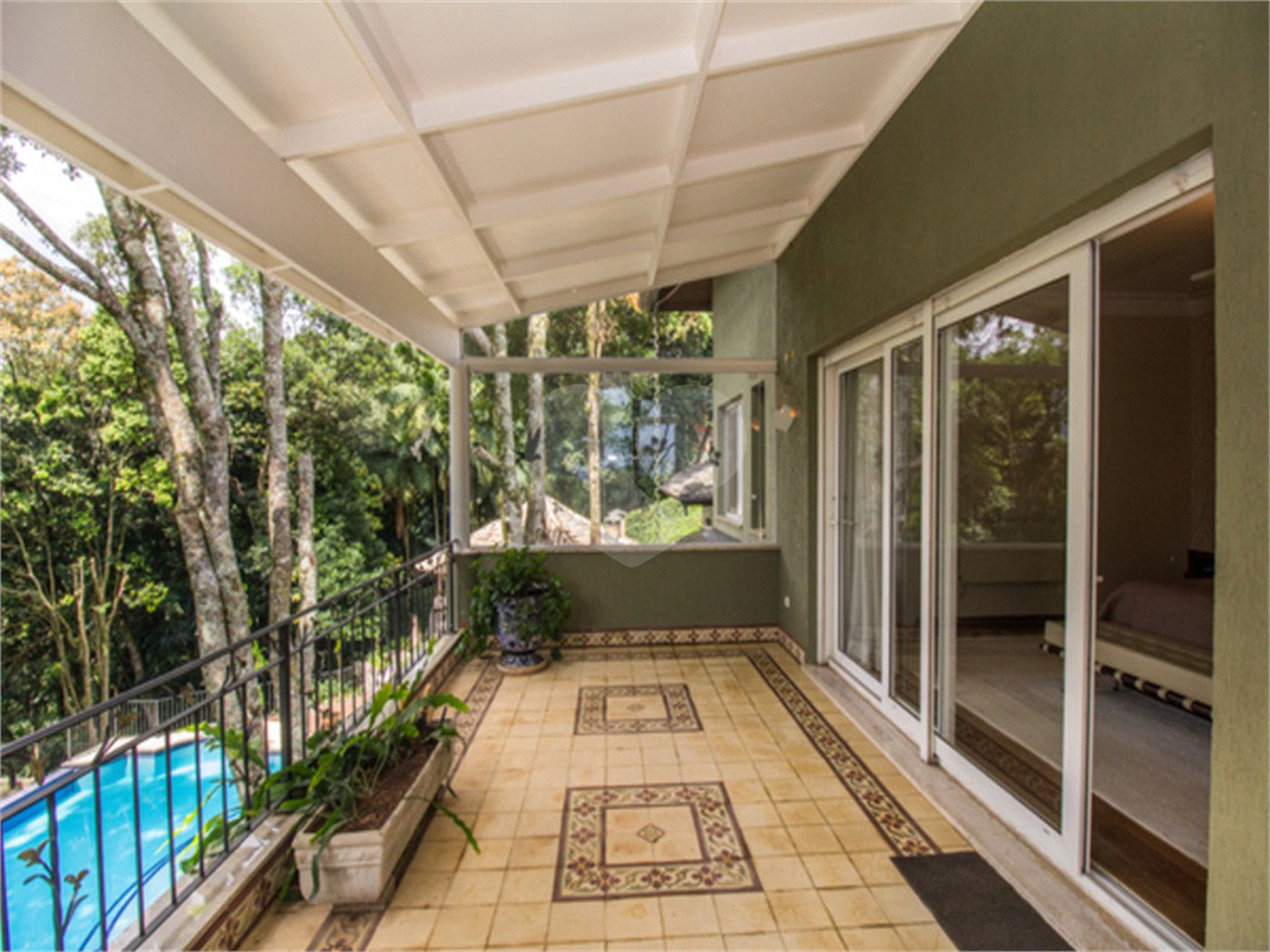 Casa à venda com 4 suítes no condomínio Alpes da Cantareira, Mairiporã - SP