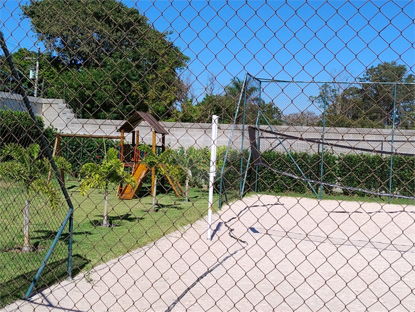 Casa para alugar com 3 quartos, sendo 1 suíte, no condomínio Vila Quinta dos Manacás, Vinhedo - SP