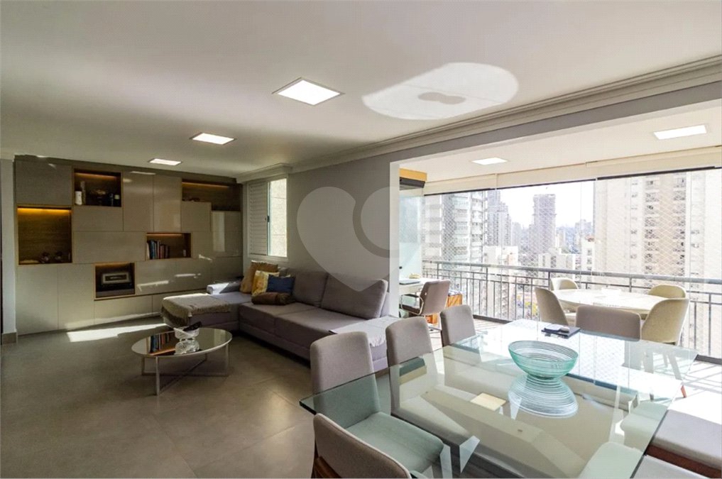 Apartamento à venda com 3 quartos, sendo 2 suítes, em Brooklin Paulista, São Paulo, SP
