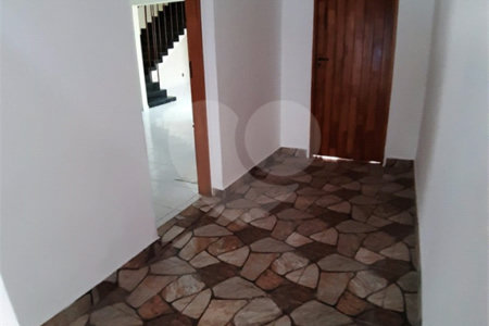 Sobrado à venda com 4 quartos, sendo 1 suíte, em Vila Gomes, São Paulo, SP