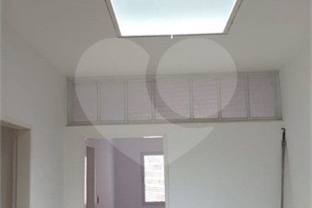 Sobrado à venda com 3 quartos, sendo 2 suítes, em Vila Paulicéia, São Paulo, SP