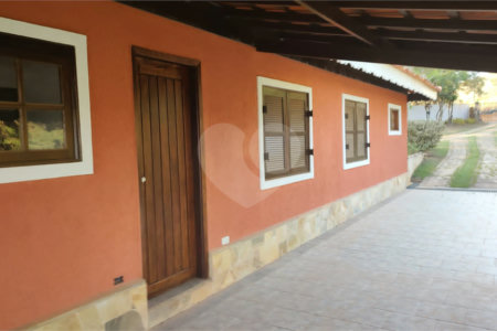 Casa à venda com 9 quartos, sendo 4 suítes, em Jardim Maracanã, Atibaia, SP