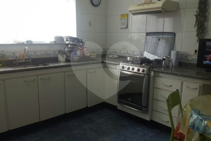 Sobrado à venda com 5 quartos, sendo 1 suíte, em Jardim Virginia Bianca, São Paulo, SP