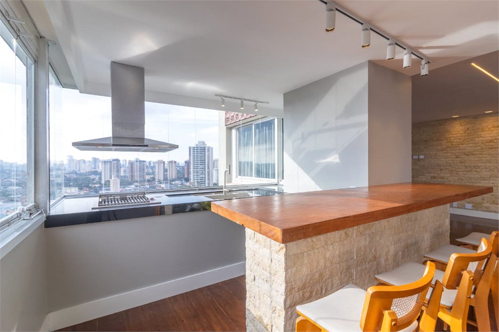Apartamento à venda com 4 suítes em Vila Sofia, São Paulo, SP