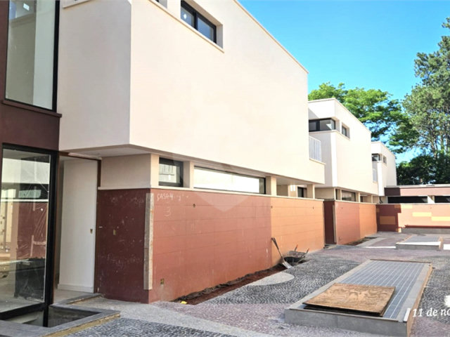 Casa à venda com 4 suítes no condomínio Garda, São Paulo - SP