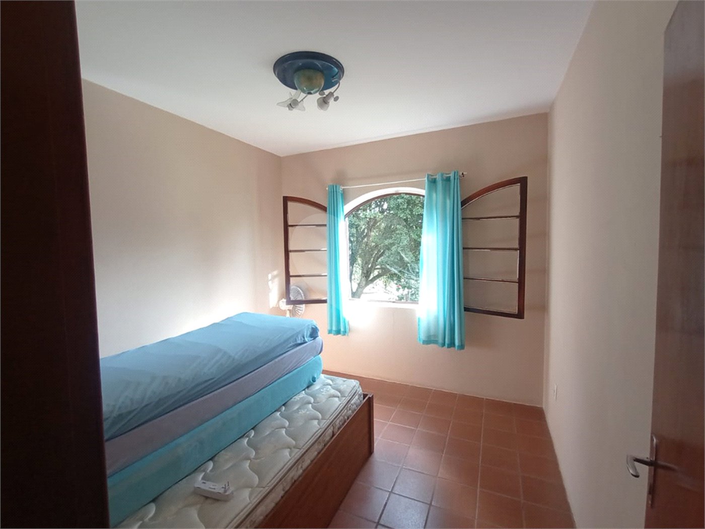 Chácara à venda com 6 quartos, sendo 1 suíte,  em Cercadinho, Alambari, SP