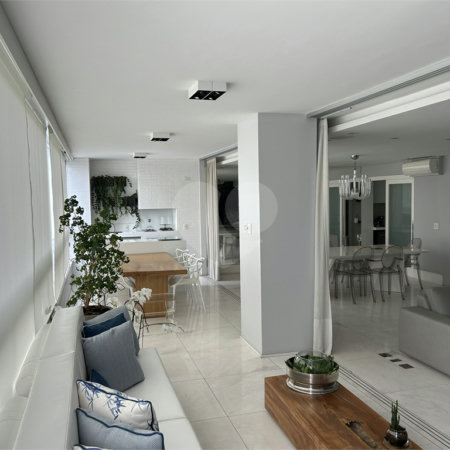 Apartamento à venda ou para alugar com 2 suítes em Água Branca, São Paulo, SP