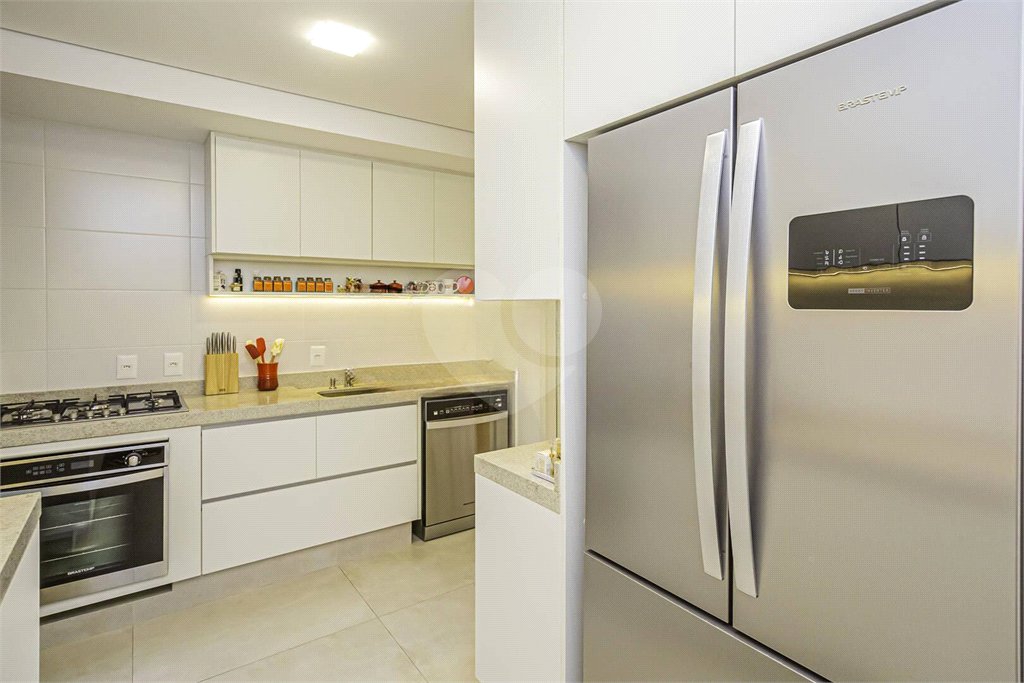 Apartamento à venda com 3 suítes em Cidade Jardim, São Paulo, SP