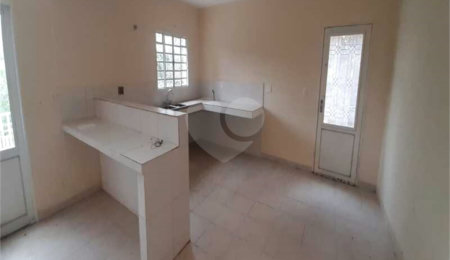 Sobrado à venda com 4 quartos, sendo 2 suítes, em Serra da Cantareira, Mairiporã, SP
