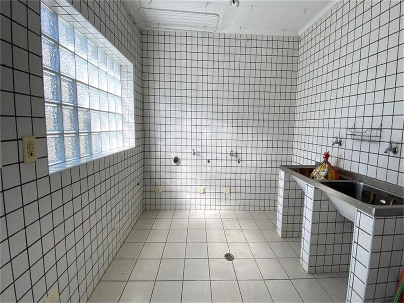 Casa Térrea à venda com 4 quartos, sendo 2 suítes, em Jardim Floresta, São Paulo, SP
