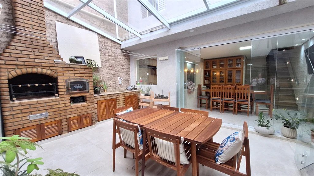 Casa à venda com 3 quartos, sendo 2 suítes, em Vila Medeiros, São Paulo, SP