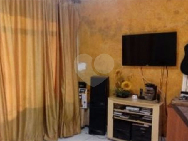 Sobrado à venda com 5 quartos em Jaguara, São Paulo, SP