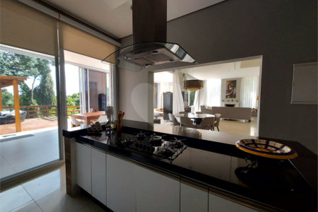 Casa à venda ou para alugar com 4 suítes no condomínio Jardim Primavera, Louveira - SP