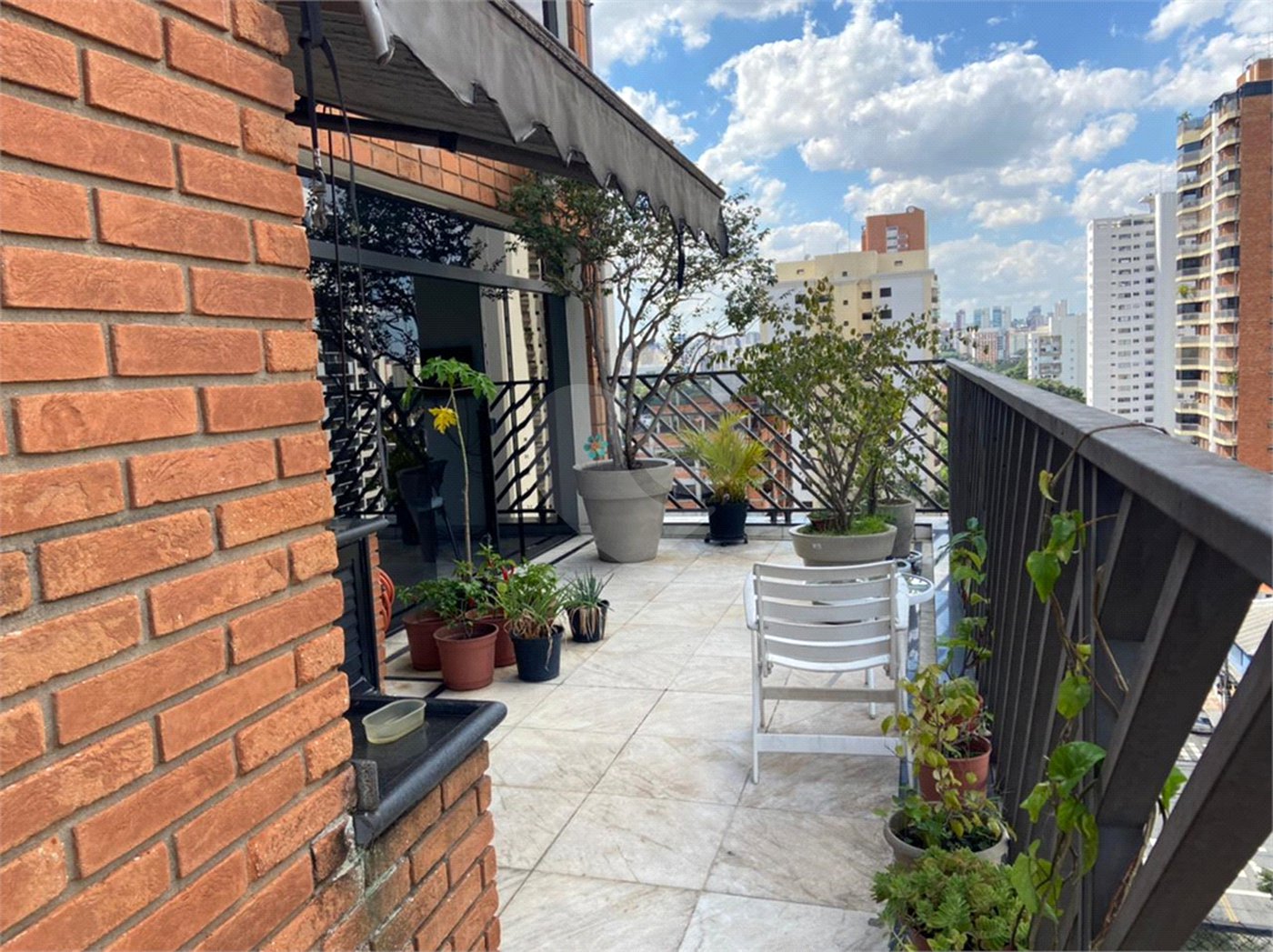Apartamento à venda com 4 quartos, sendo 1 suíte, em Campo Belo, São Paulo, SP