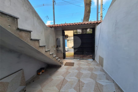 Sobrado à venda com 3 quartos, sendo 1 suíte, em Vila do Castelo, São Paulo, SP