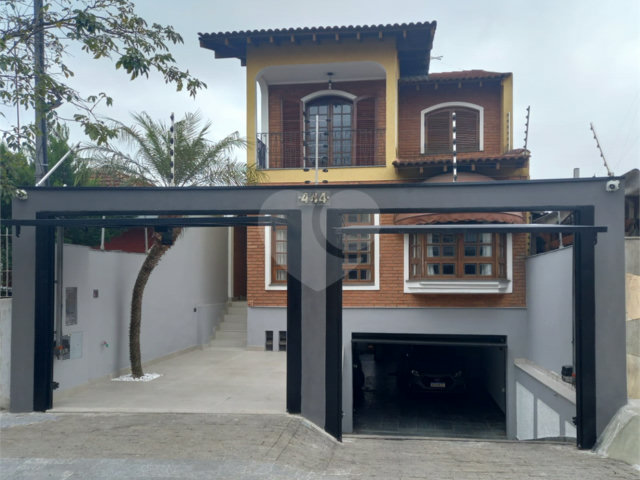 Sobrado à venda com 4 quartos, sendo 1 suíte,  em Tremembé, São Paulo, SP