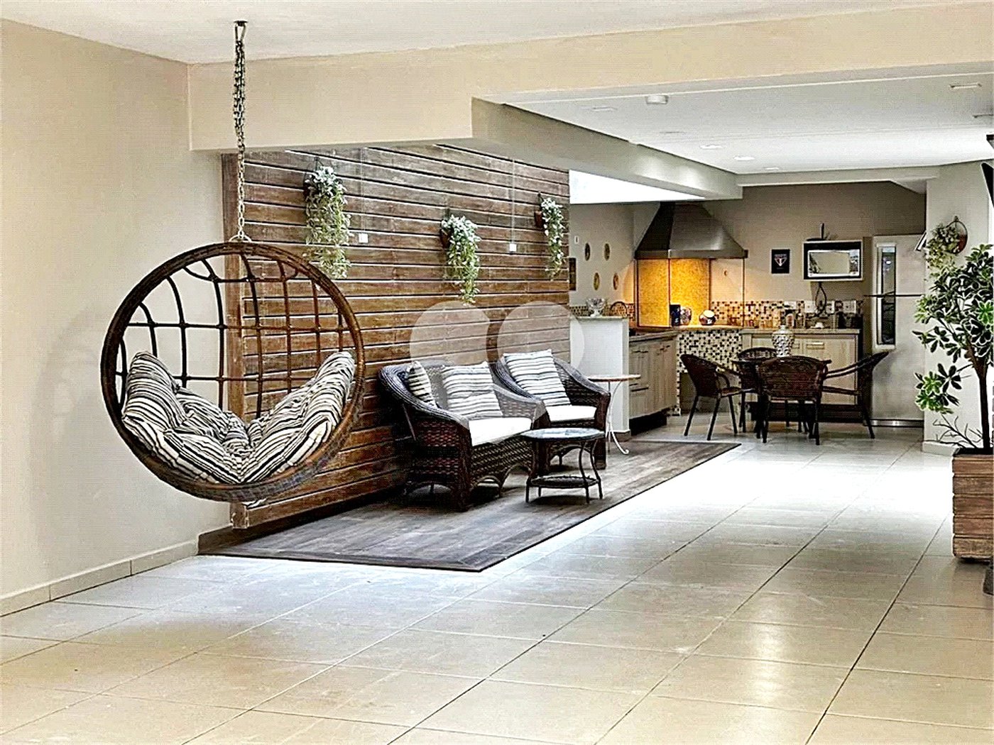 Casa à venda com 5 quartos, sendo 2 suítes, no condomínio Florada da Serra, São Paulo - SP