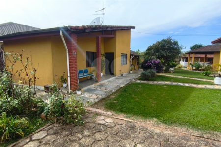 Chácara à venda com 4 quartos, sendo 1 suíte,  em Vale San Fernando, Itapetininga, SP