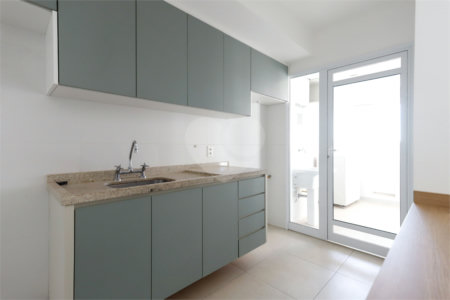 Apartamento à venda com 3 suítes em Vila Anastácio, São Paulo, SP