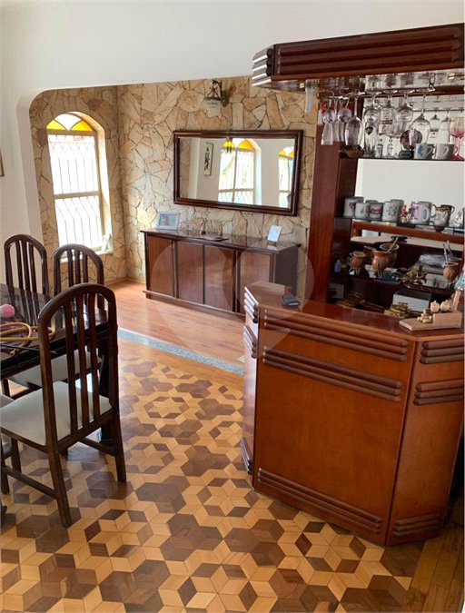Casa à venda com 4 quartos, sendo 2 suítes,  no Centro, Mairinque, SP