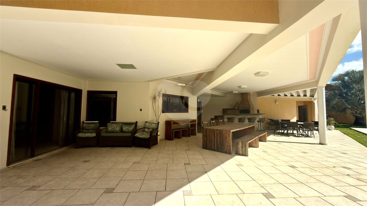 Casa à venda com 4 suítes no condomínio Parque Village Castelo, Itu - SP