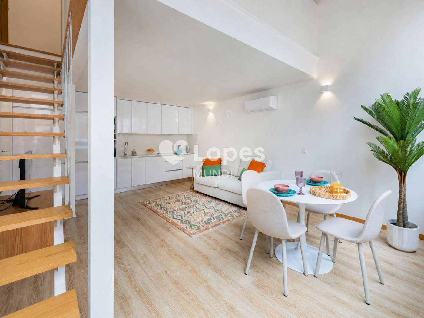 Apartamento T1 Duplex à venda no Bonfim, Porto, Portugal – Mobiliado