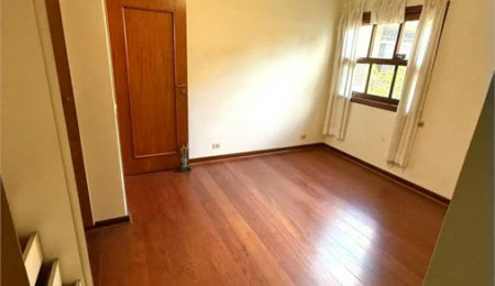 Sobrado à venda com 5 quartos, sendo 3 suítes, em Jardim Leonor, São Paulo, SP