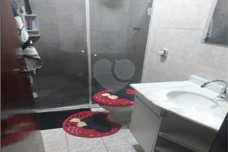 Casa à venda com 2 suítes no condomínio Residencial Sabará, São Paulo - SP