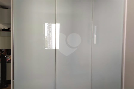 Apartamento à venda com 3 suítes em Jardim Londrina, São Paulo, SP