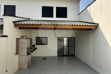 Sobrado à venda com 3 quartos, sendo 1 suíte,  em Jardim Esperança, Mogi das Cruzes, SP