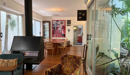Casa de Vila para alugar com 4 quartos, sendo 1 suíte,  em Itaim Bibi, São Paulo, SP