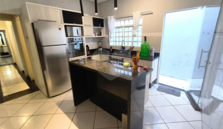 Casa à venda com 3 quartos, sendo 2 suítes, em Vila Carolina, Itapetininga, SP