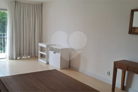 Apartamento à venda com 3 quartos, sendo 1 suíte, em Vila Paulicéia, São Paulo, SP