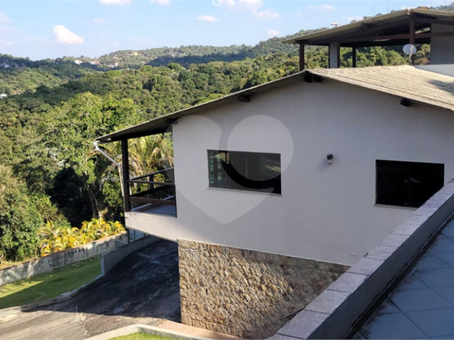 Casa à venda com 5 quartos, sendo 2 suítes,  no condomínio Alpes da Cantareira, Mairiporã - SP