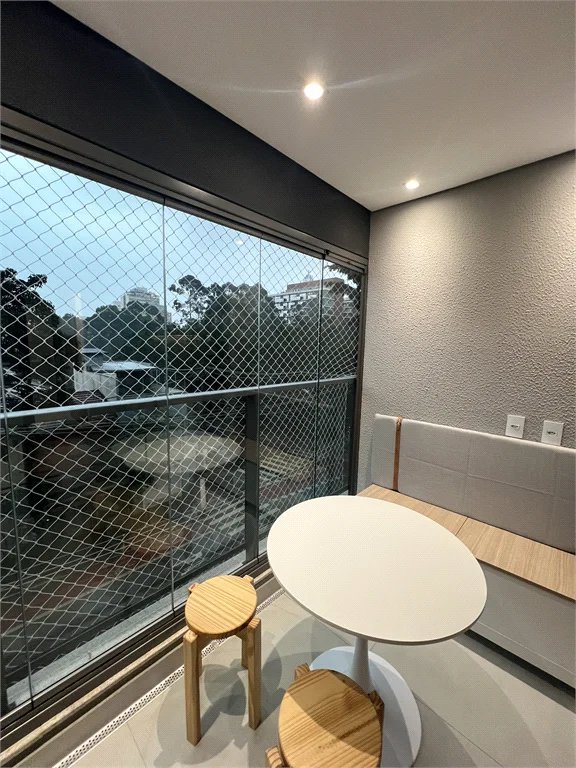 Apartamento à venda ou para alugar com 1 quarto em Pinheiros, São Paulo, SP