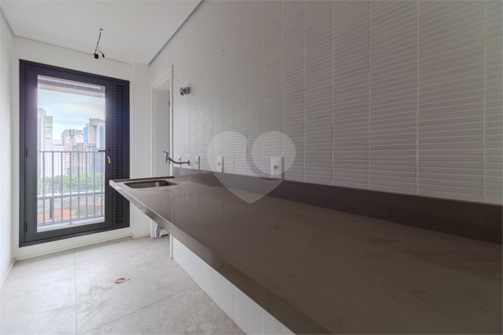 Apartamento à venda com 3 suítes em Vila Nova Conceição, São Paulo, SP