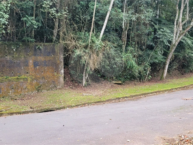 Terreno à venda no condomínio Alpes da Cantareira, Mairiporã - SP