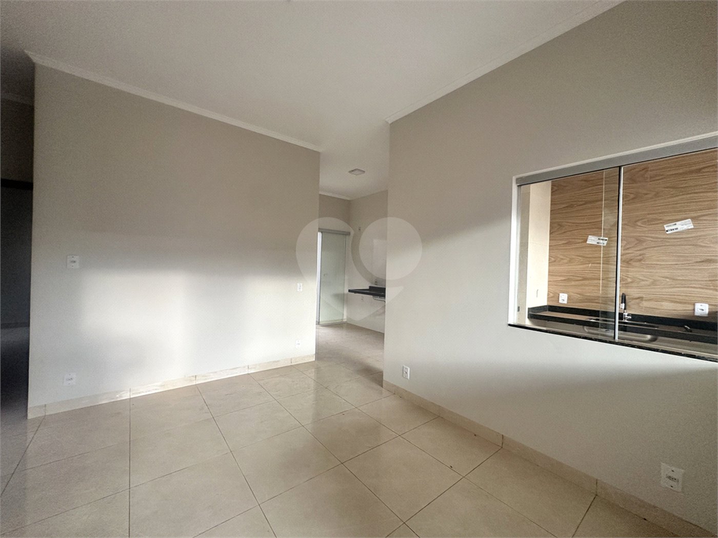 Casa à venda com 3 quartos, sendo 1 suíte,  em Ipê, Três Lagoas, MS