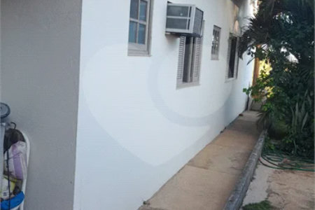 Excelente Casa Térrea no Condomínio Outeiro das Flores – Conforto, Segurança e Contato com a Natureza